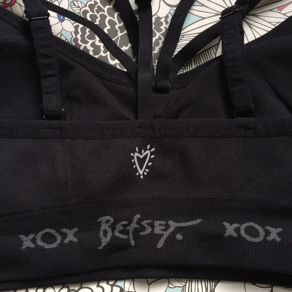 1 left! Betsey Johnson S NWT Strap Performance Bra - Picture 4 of 8